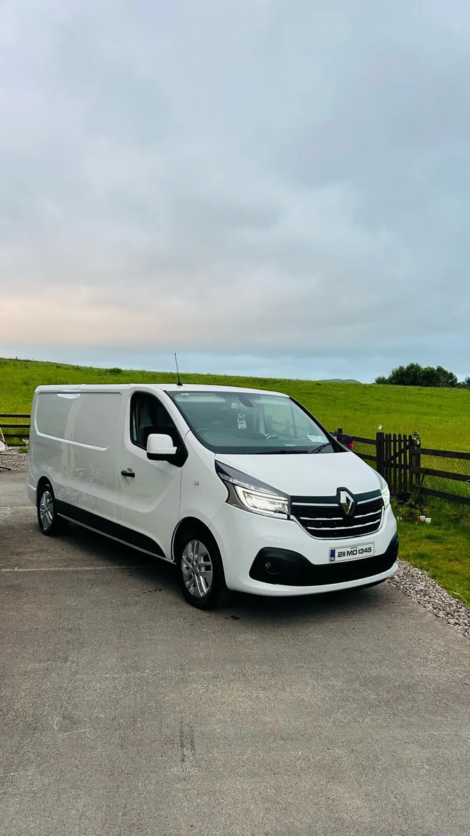 2021 Renault trafic DCI 145 sport - Image 1