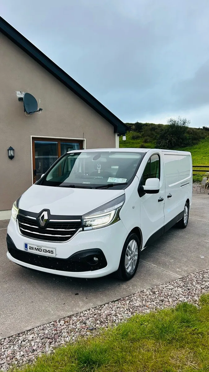 2021 Renault trafic DCI 145 sport - Image 2