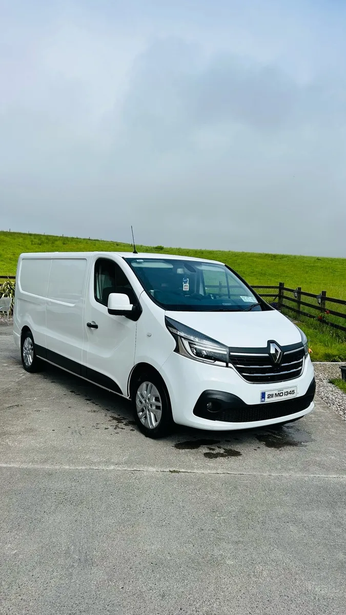 2021 Renault trafic DCI 145 sport - Image 1