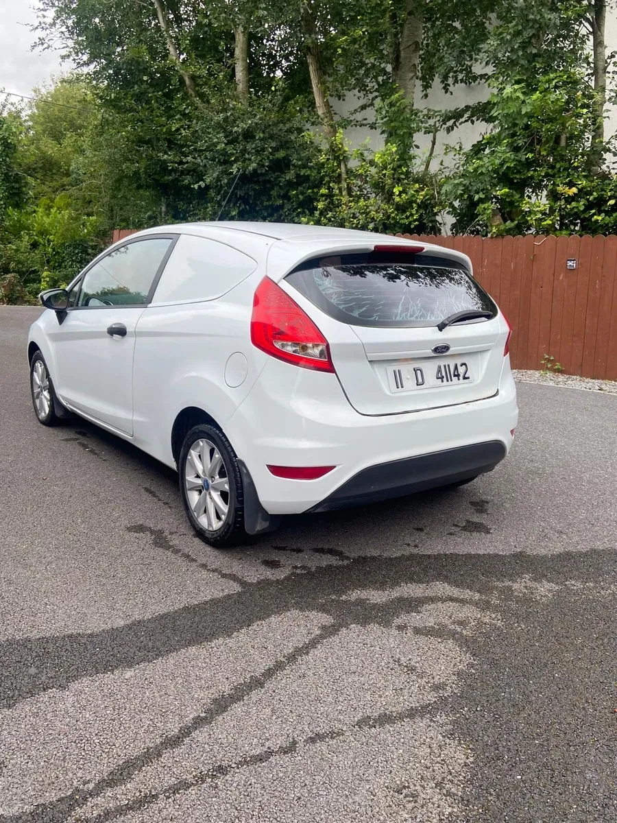 Ford fiesta van - Image 3