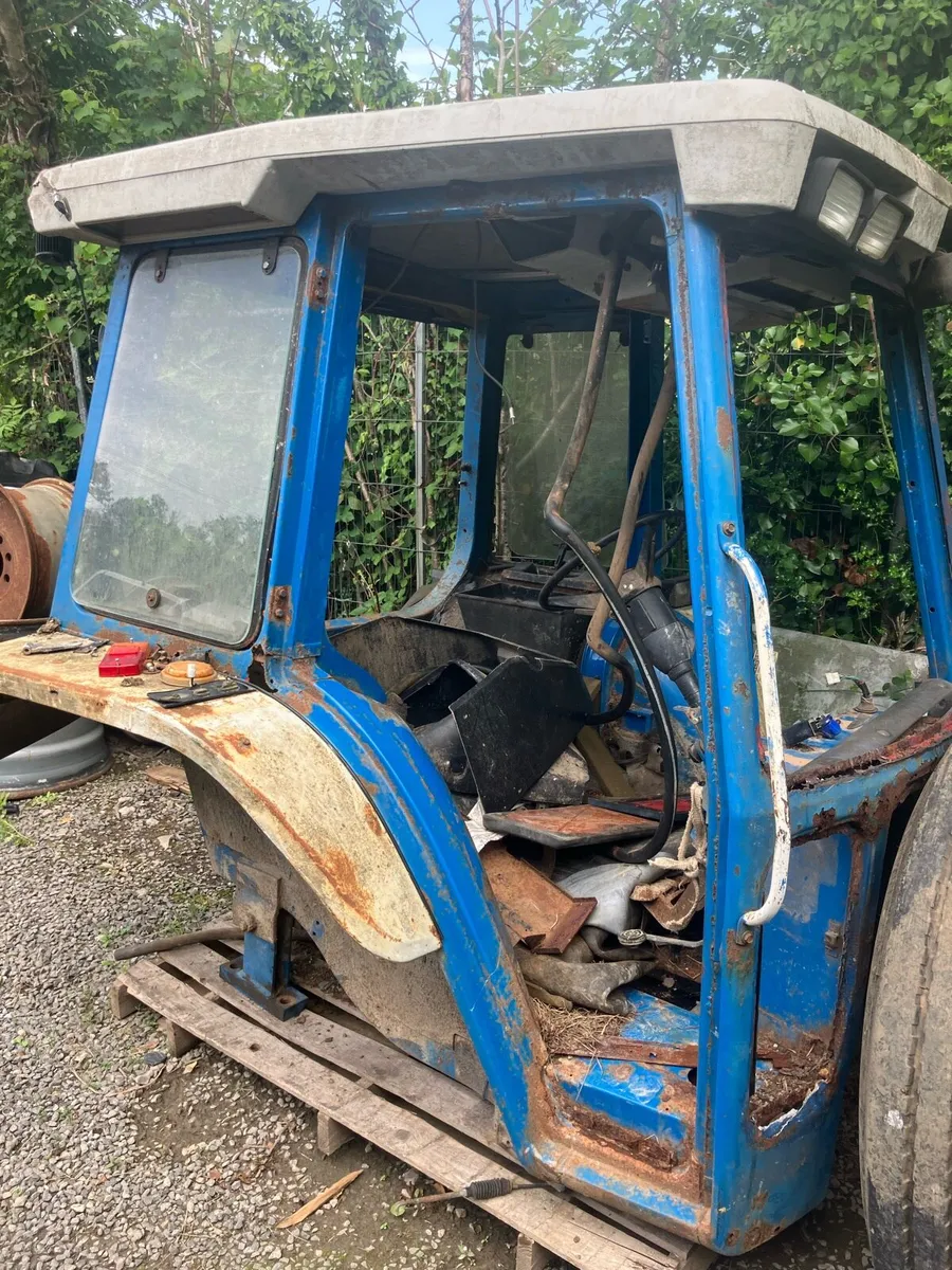 Super Q Cab, Trima 1620 loader. - Image 3