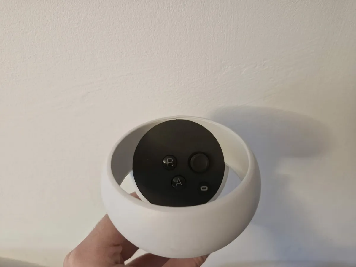 Oculus Quest 2 - Image 3