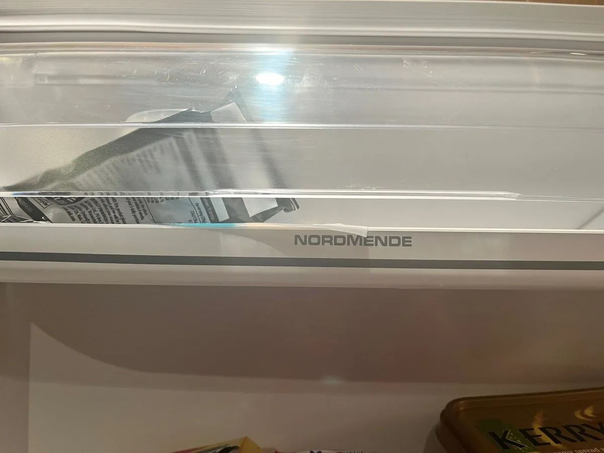 Integrated fridge freezer - Image 2