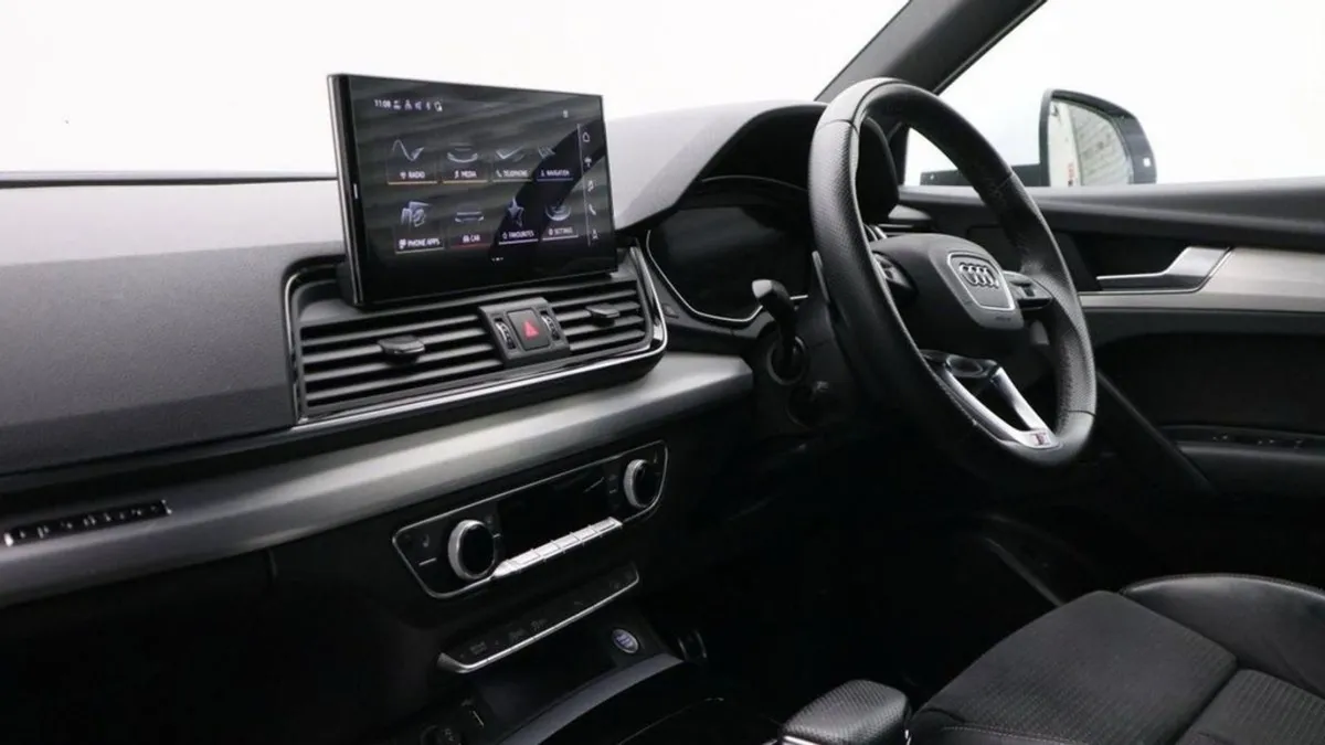 Audi Q5 2.0 TDI 40 S Line SUV 5dr Diesel S Tronic - Image 4