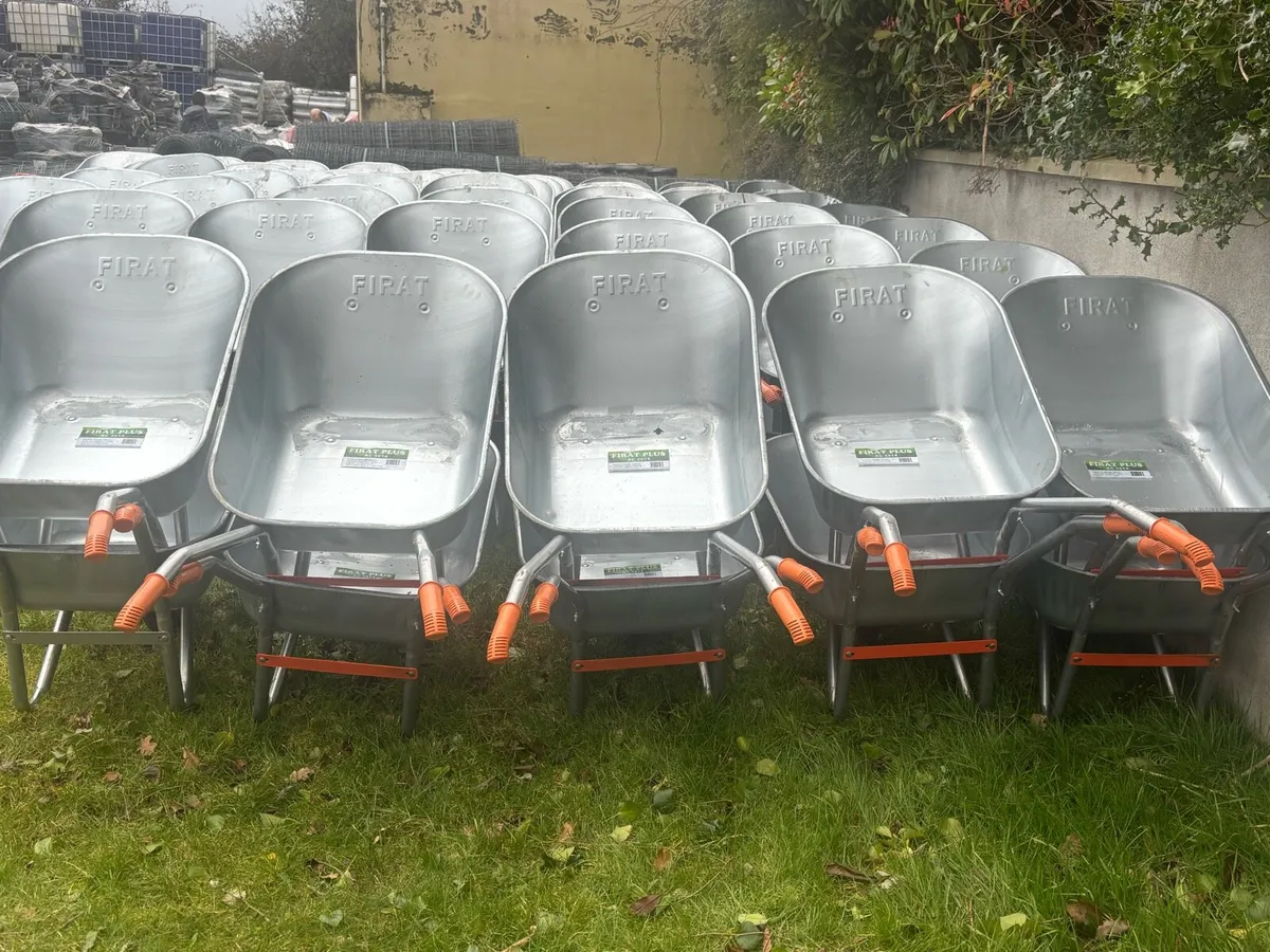 100  wheelbarrows. €2000 0852056400 - Image 3