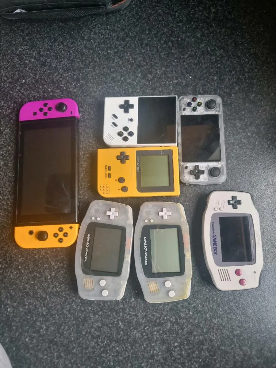 Consoles - Image 1