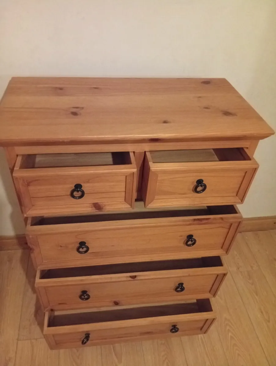 Solid Modern Quality Roomy Chest of drawers - Image 4
