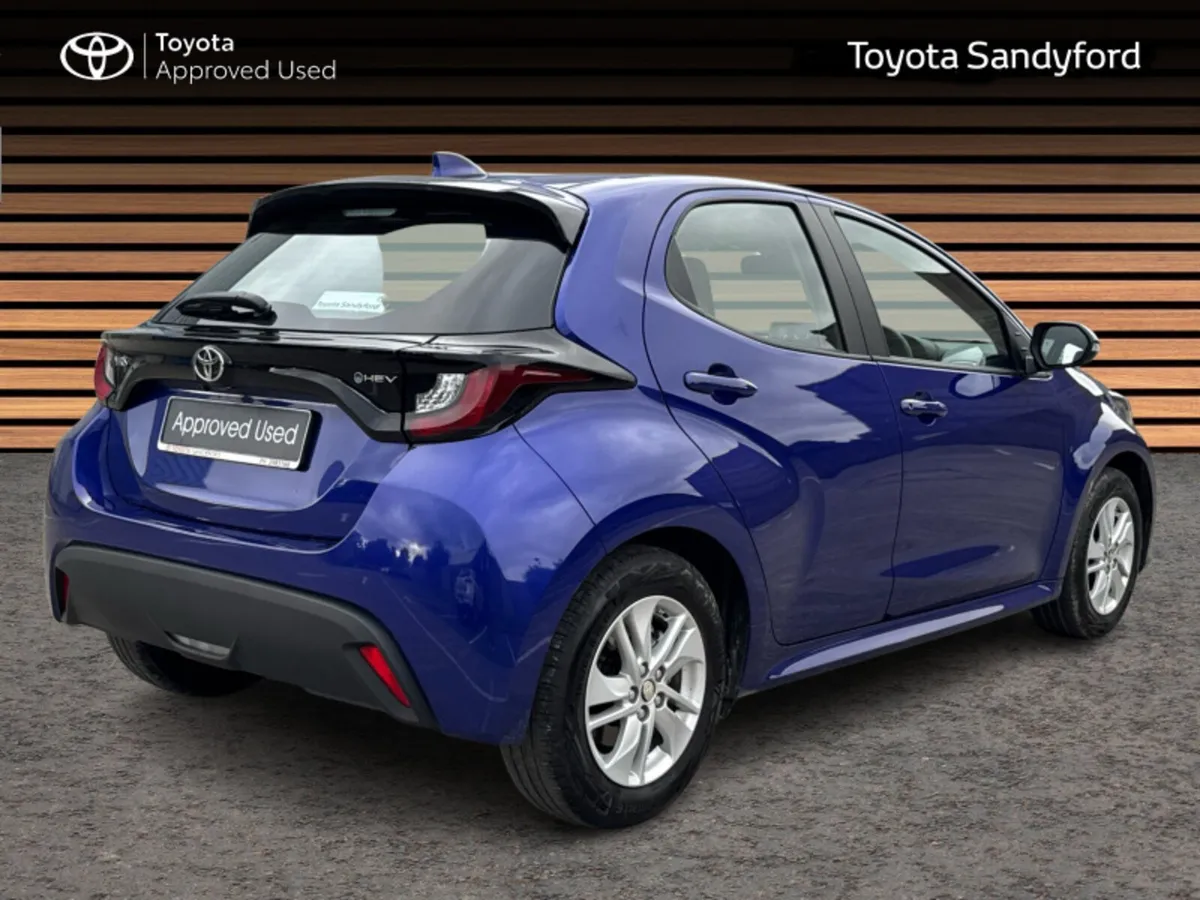 Toyota Yaris HYBRID LUNA // REAR CAMERA // TOYOTA - Image 2