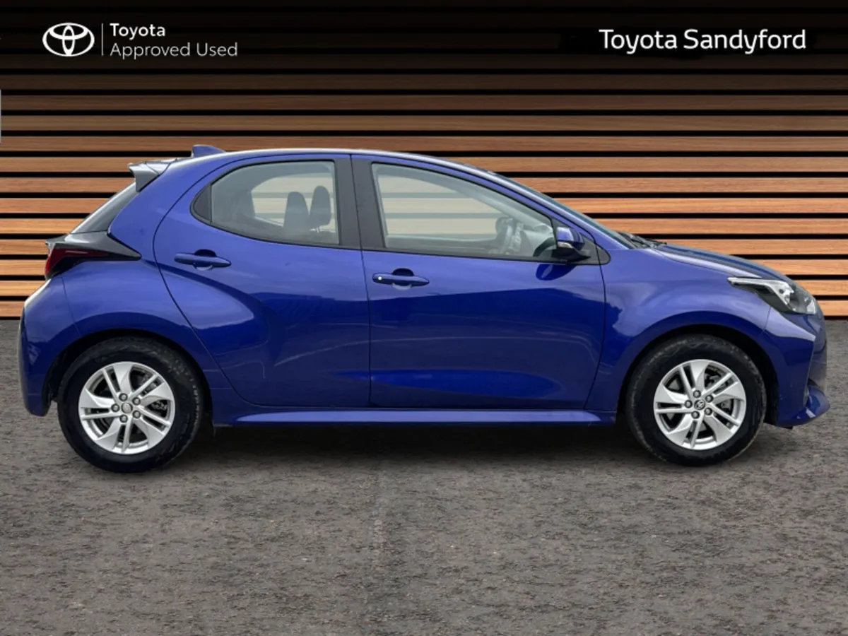 Toyota Yaris HYBRID LUNA // REAR CAMERA // TOYOTA - Image 3