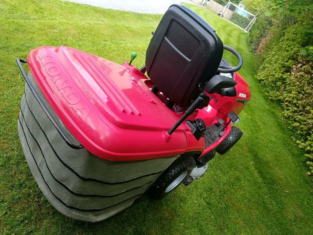 Ride on mower - Image 3