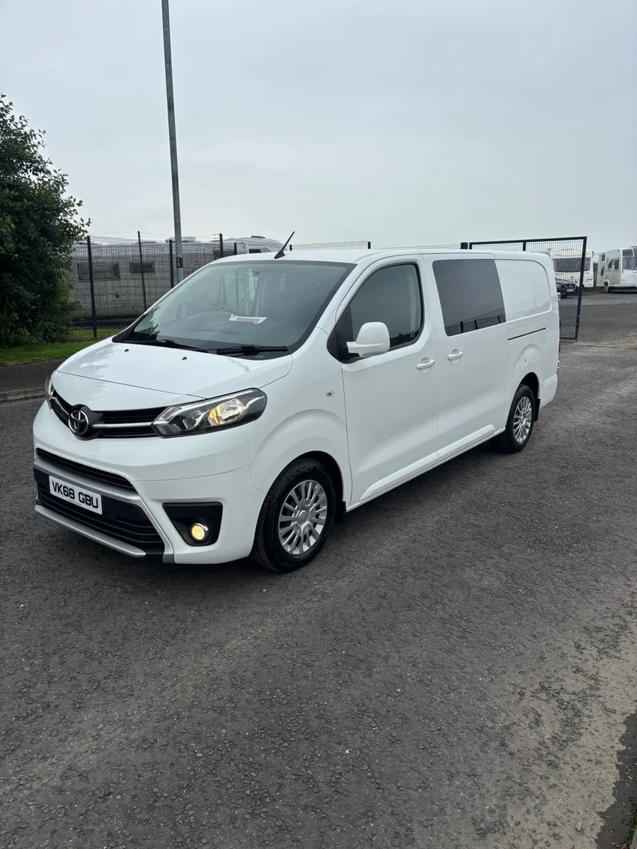 2018 Toyota Proace  Factory crew cab  6 seater - Image 3