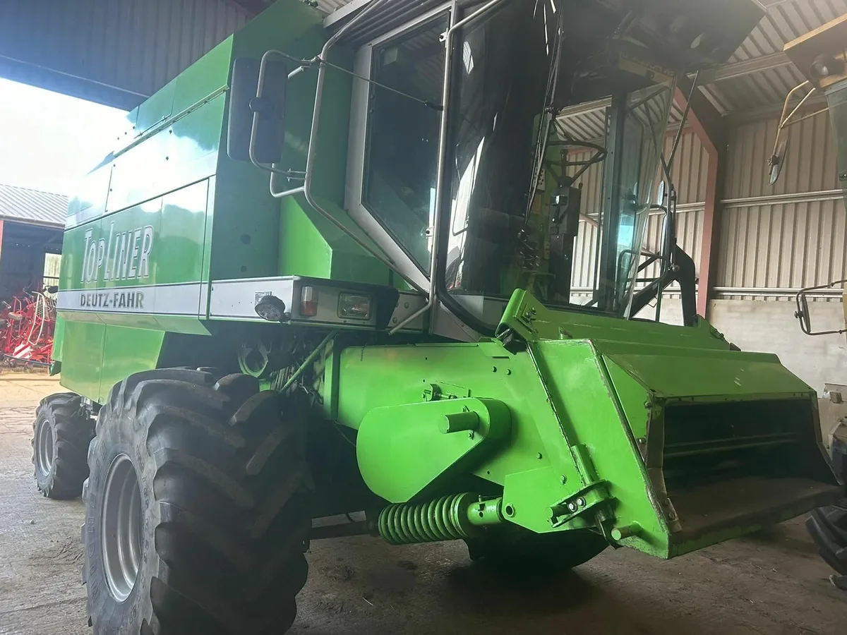 Deutz Fahr 4075 combine - Image 3