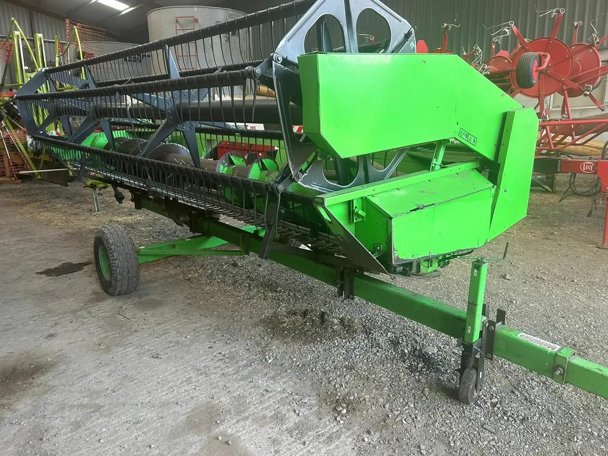 Deutz Fahr 4075 combine - Image 4