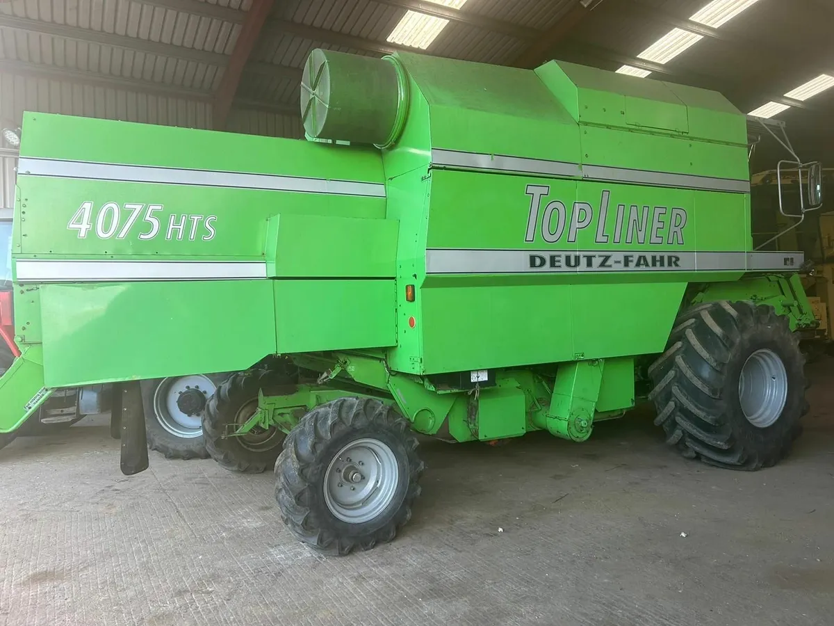 Deutz Fahr 4075 combine - Image 1