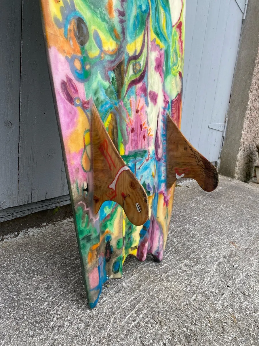 Surfboard 5’5” w channels n battail - Image 3