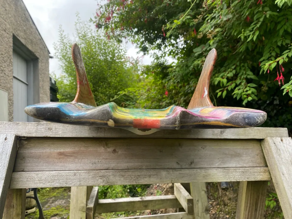 Surfboard 5’5” w channels n battail - Image 4