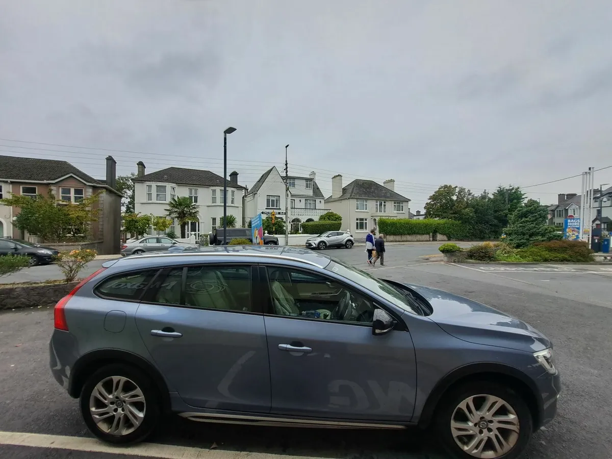 Volvo V60 2016 - Image 2