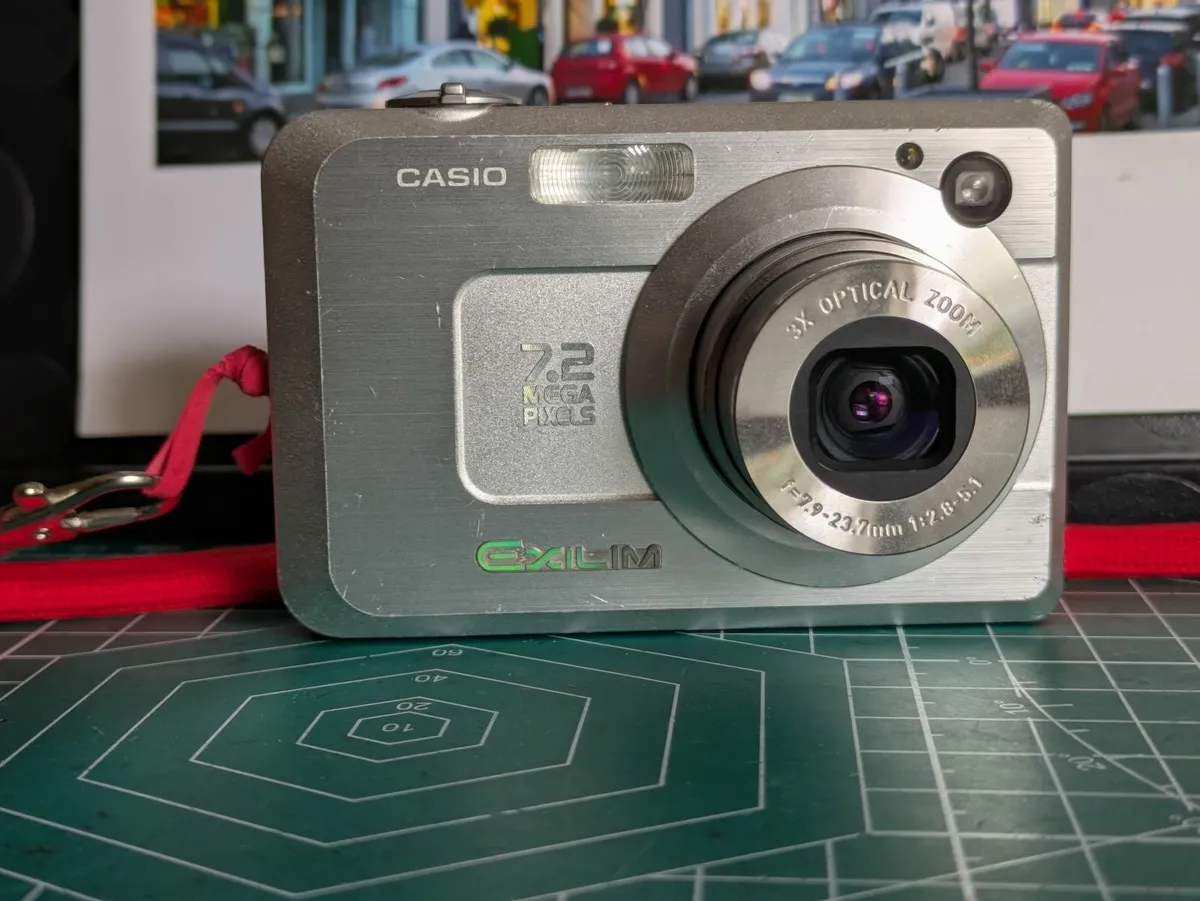 Casio Exilim 7.2 MP CCD🌈 digital compact camera - Image 3
