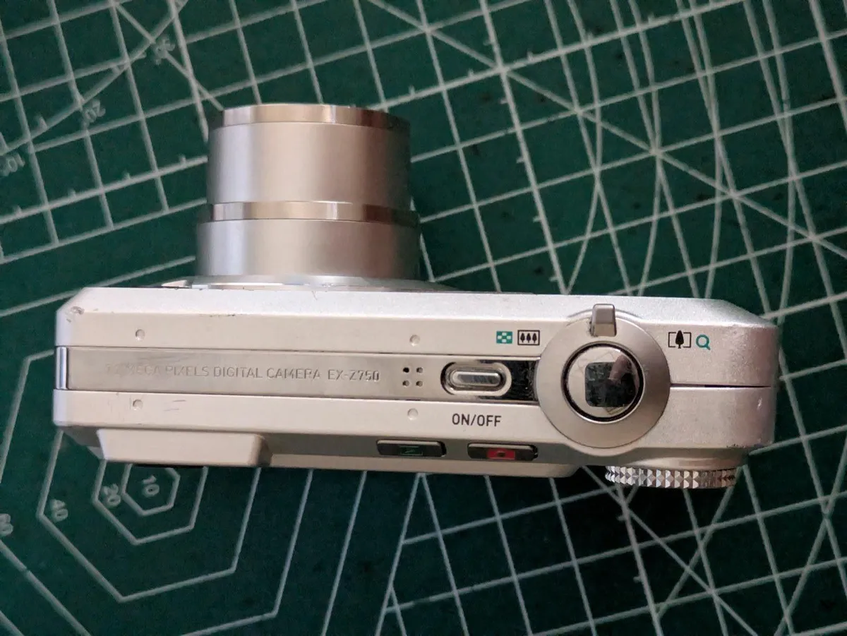 Casio Exilim 7.2 MP CCD🌈 digital compact camera - Image 4