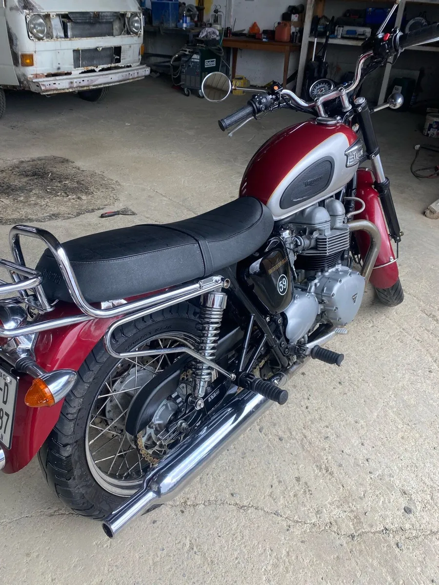 Triumph Bonneville - Image 1