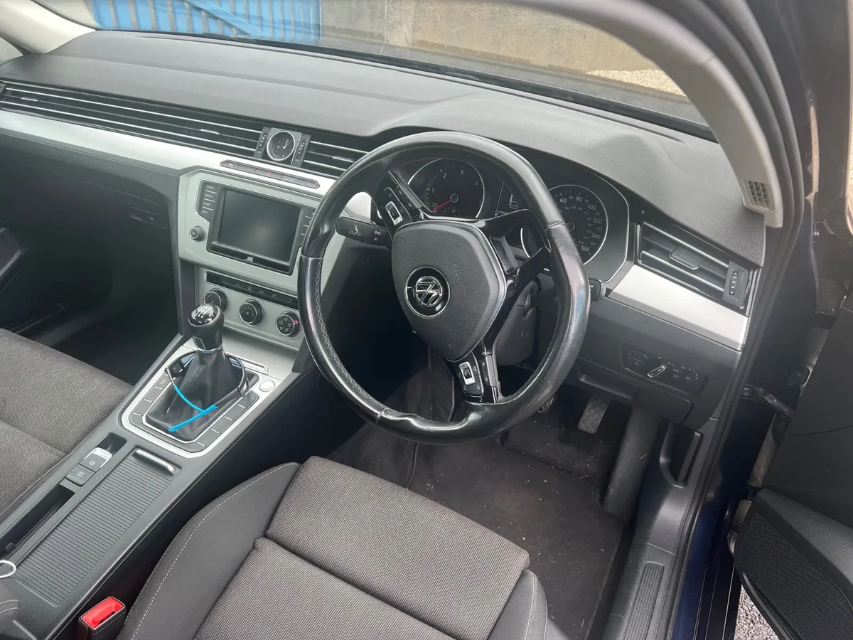 Volkswagen Passat 2015 - Image 4