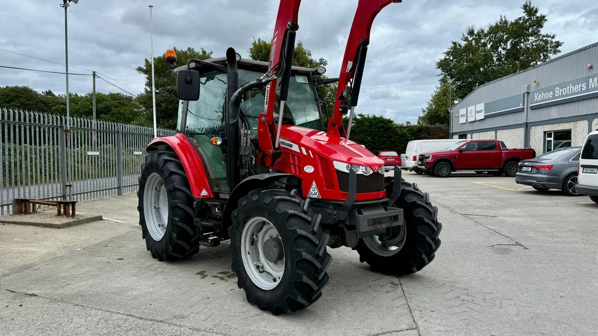 Massey Ferguson 5609 - €56,000 - No VAT - Image 2