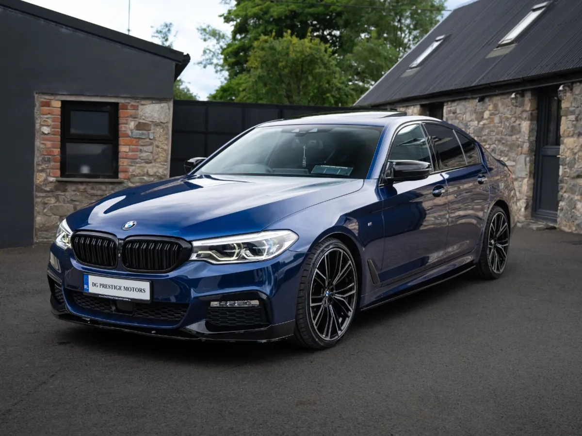 2018 BMW 5 SERIES M SPORT M PERFORMANCE *SUNROOF* - Image 4