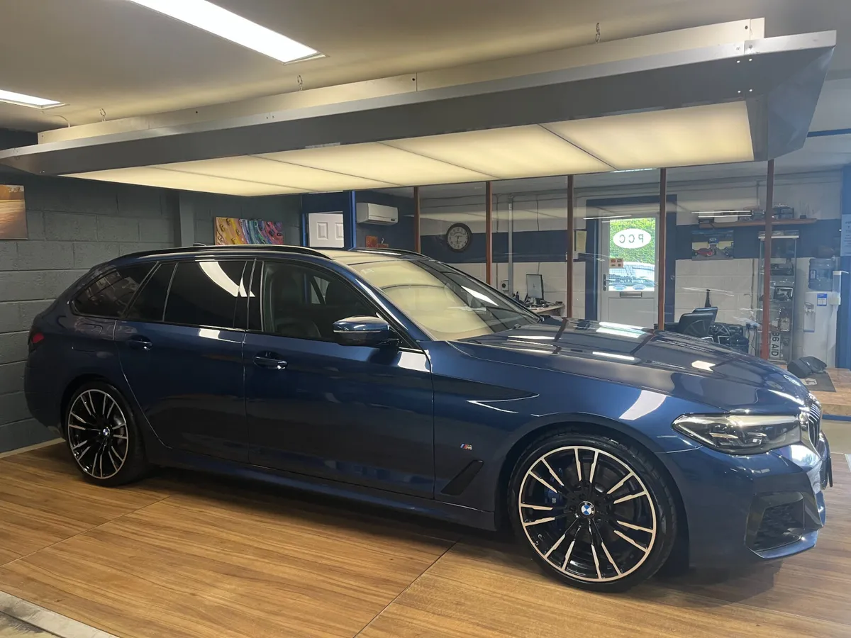 BMW 5-Series Estate M Sport 520D 2022 - Image 2
