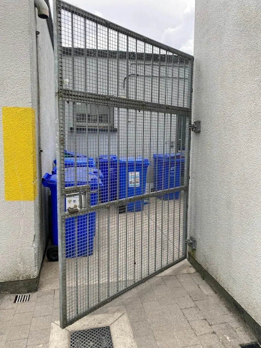 Security Gates - Image 1