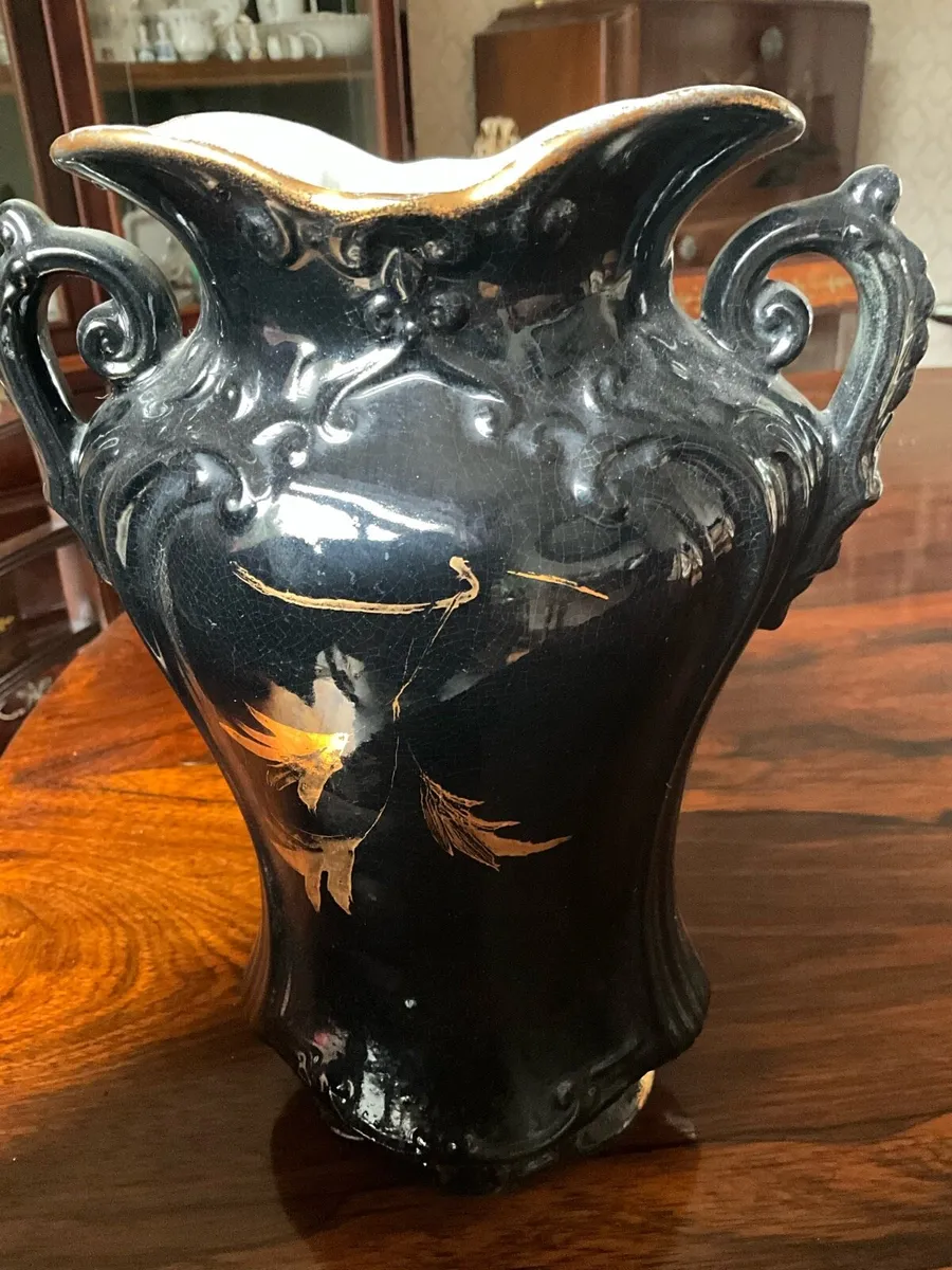 Vintage Black & Gold Design Vase - Image 4