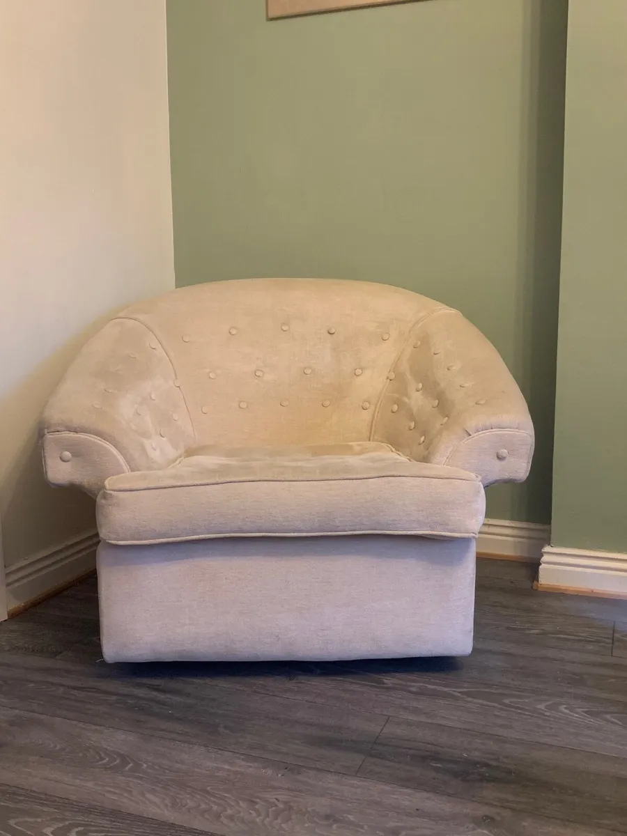 Household furniture - Image 2
