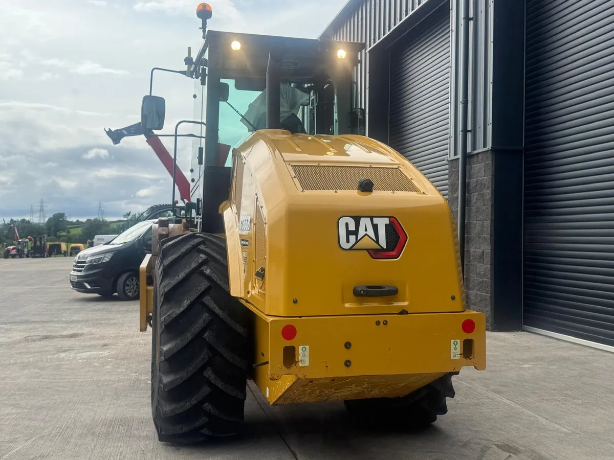 2023 Cat CS66B Roller - Image 4