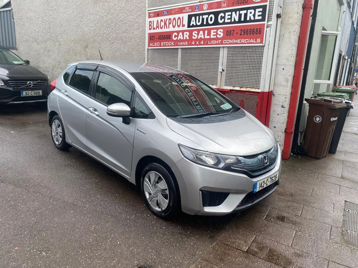 Honda Fit 2014 - Image 2