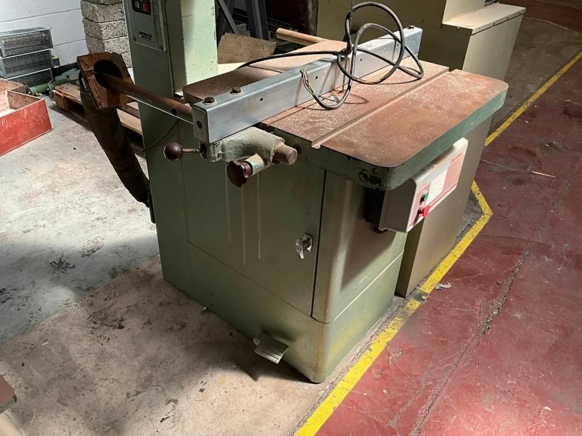 WADKIN BURSGREEN 3 PHASE BANDSAW & DUST EXTRACTOR - Image 3