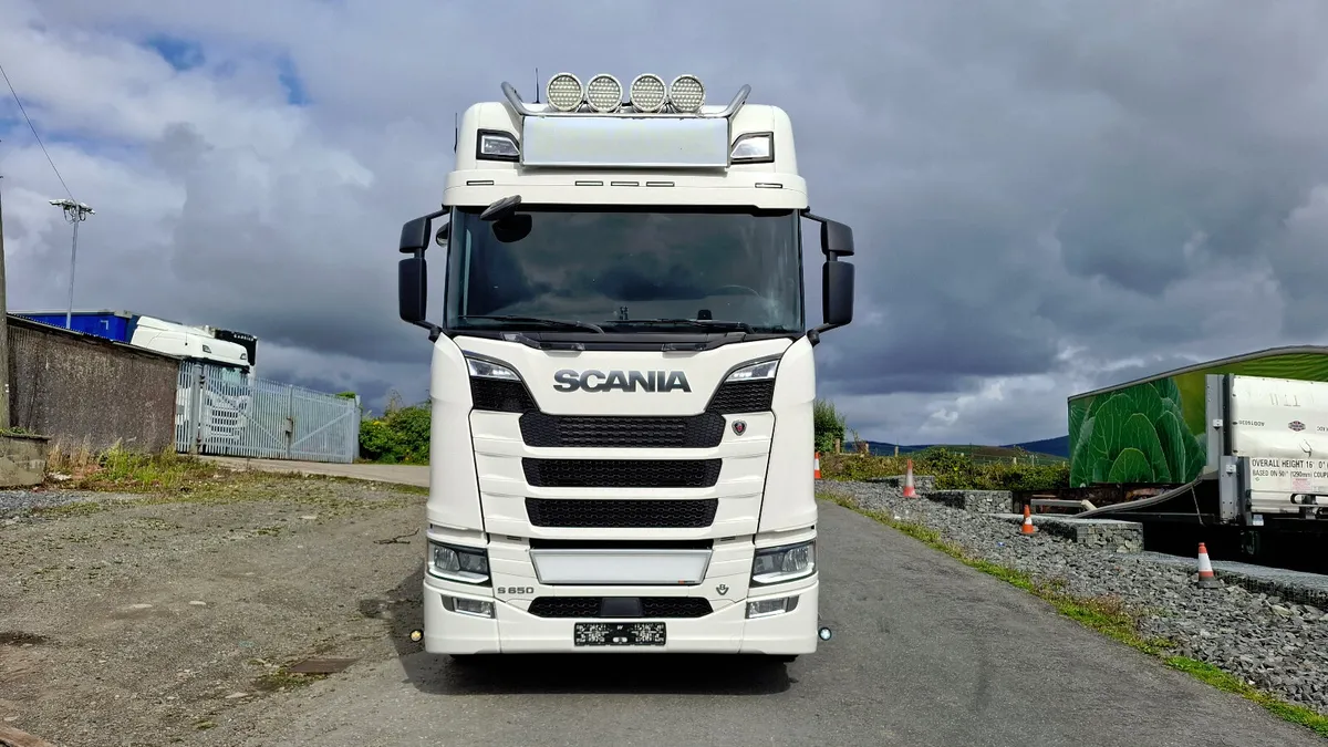 2019 Scania S650  Next Gen , 6x2 , Twin Wheel Rear - Image 2