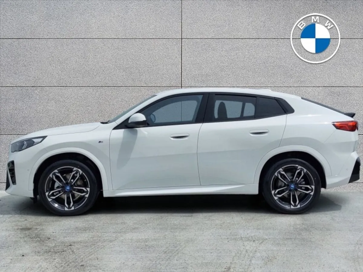 BMW iX2 Edrive20 M Sport - Image 3