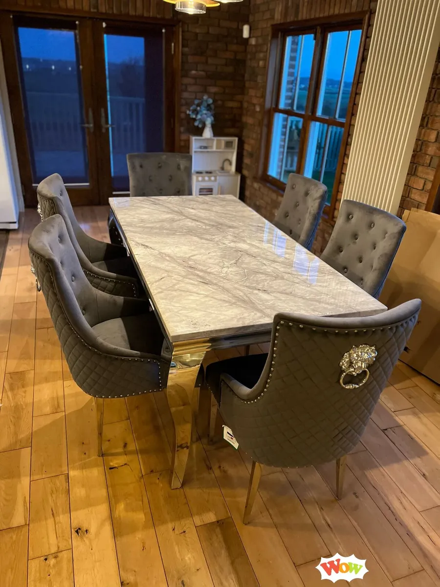 Marble Table & Chairs in Portstewart

Brand new ma - Image 3