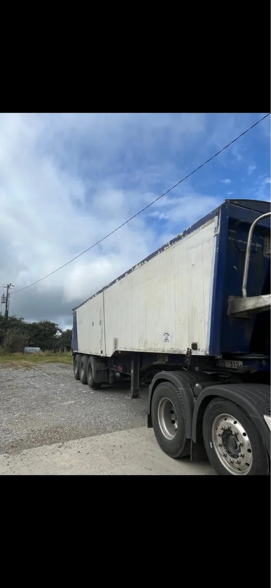 Bulk trailer - Image 1