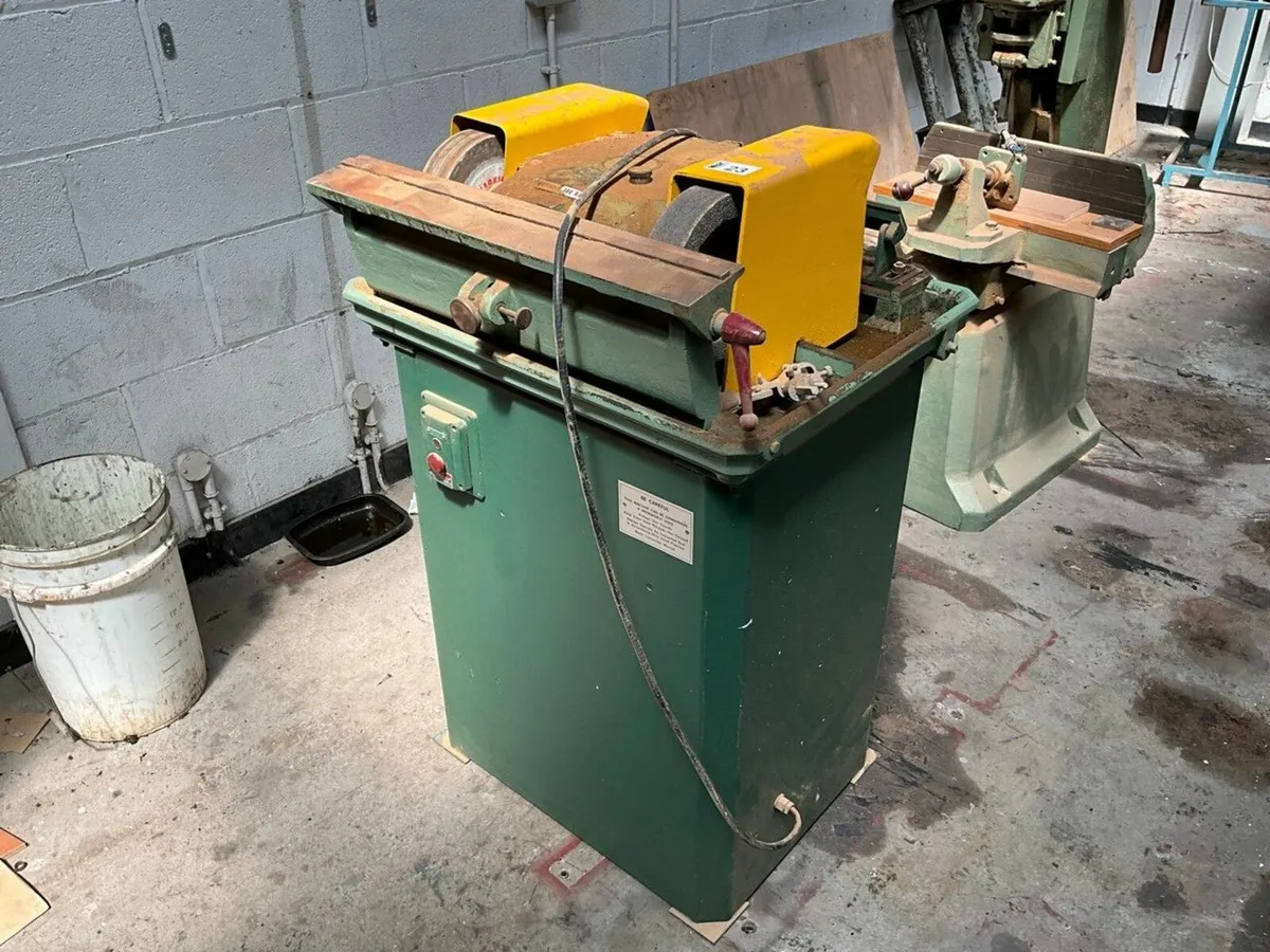 WADKIN BURSGREEN 3 PHASE GRINDING MACHINE - Image 3
