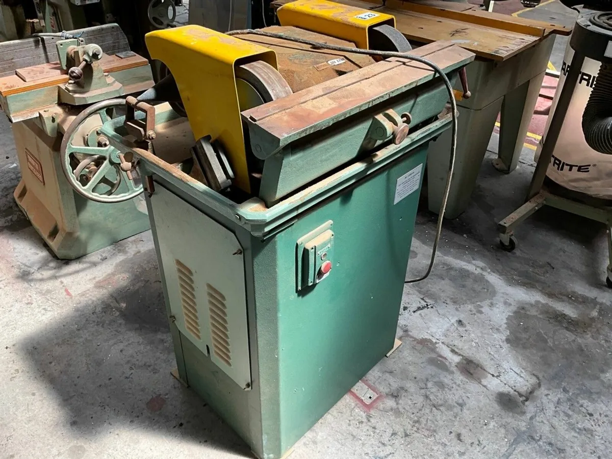 WADKIN BURSGREEN 3 PHASE GRINDING MACHINE - Image 4