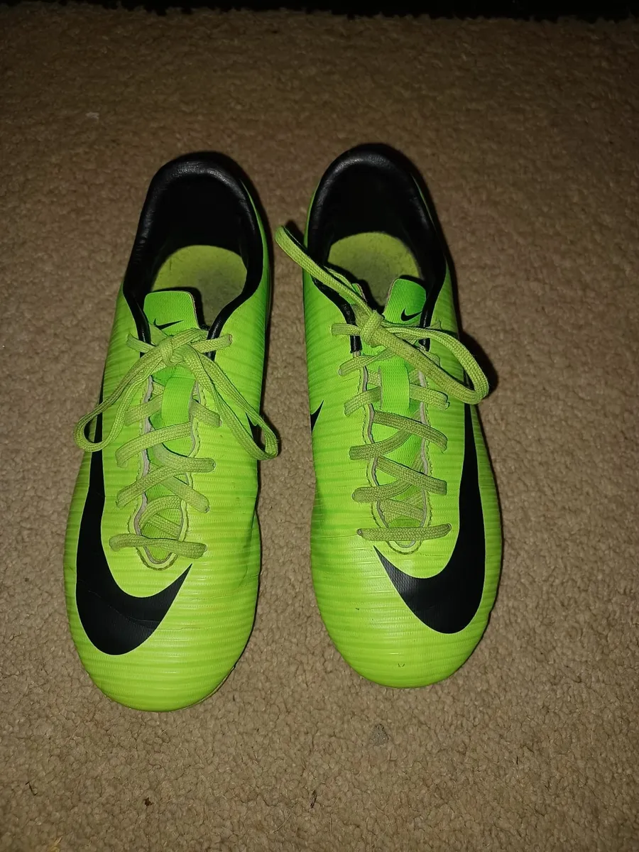 Nike Mercurial football boots size 2 - Image 1