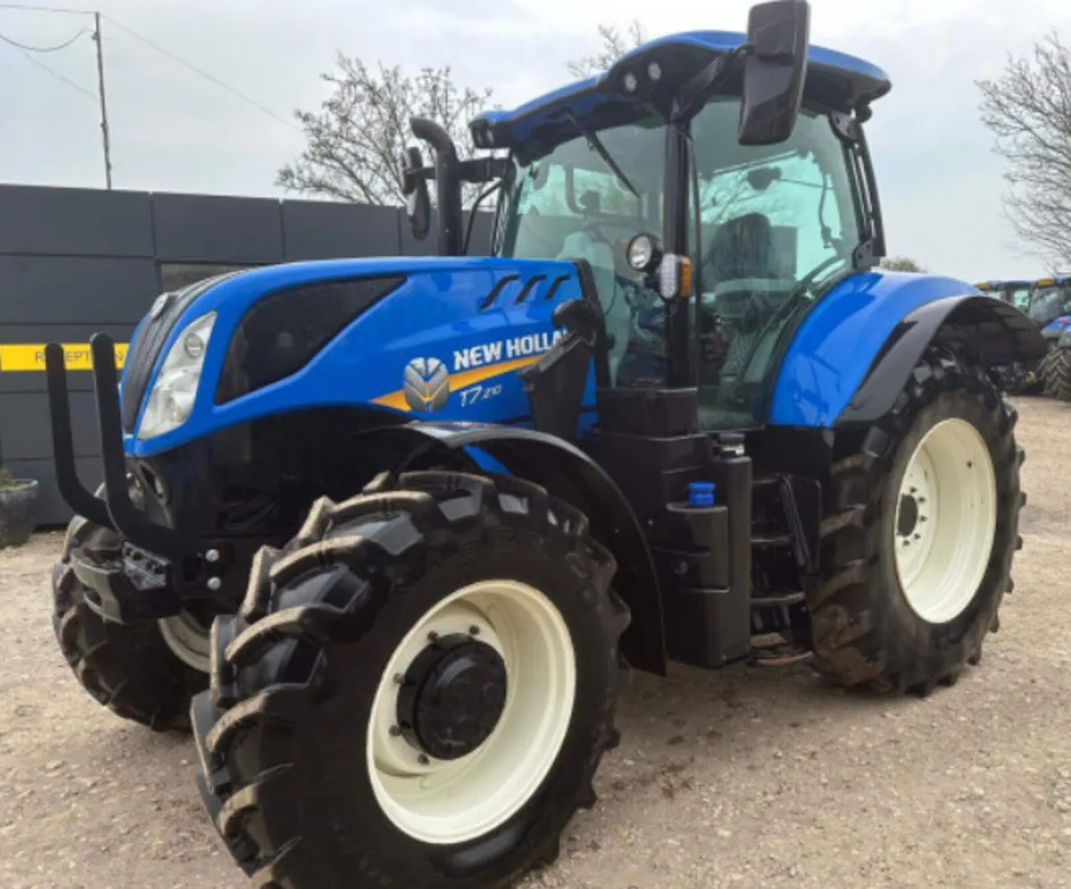 2023 New Holland T7 210 - Image 1