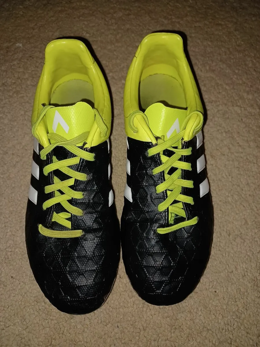 Adidas - 15.1 football boots size 3 - Image 1