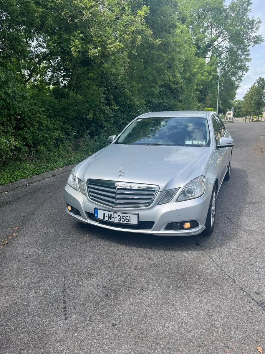 Mercedes Benz E -Class 2011 - Image 4
