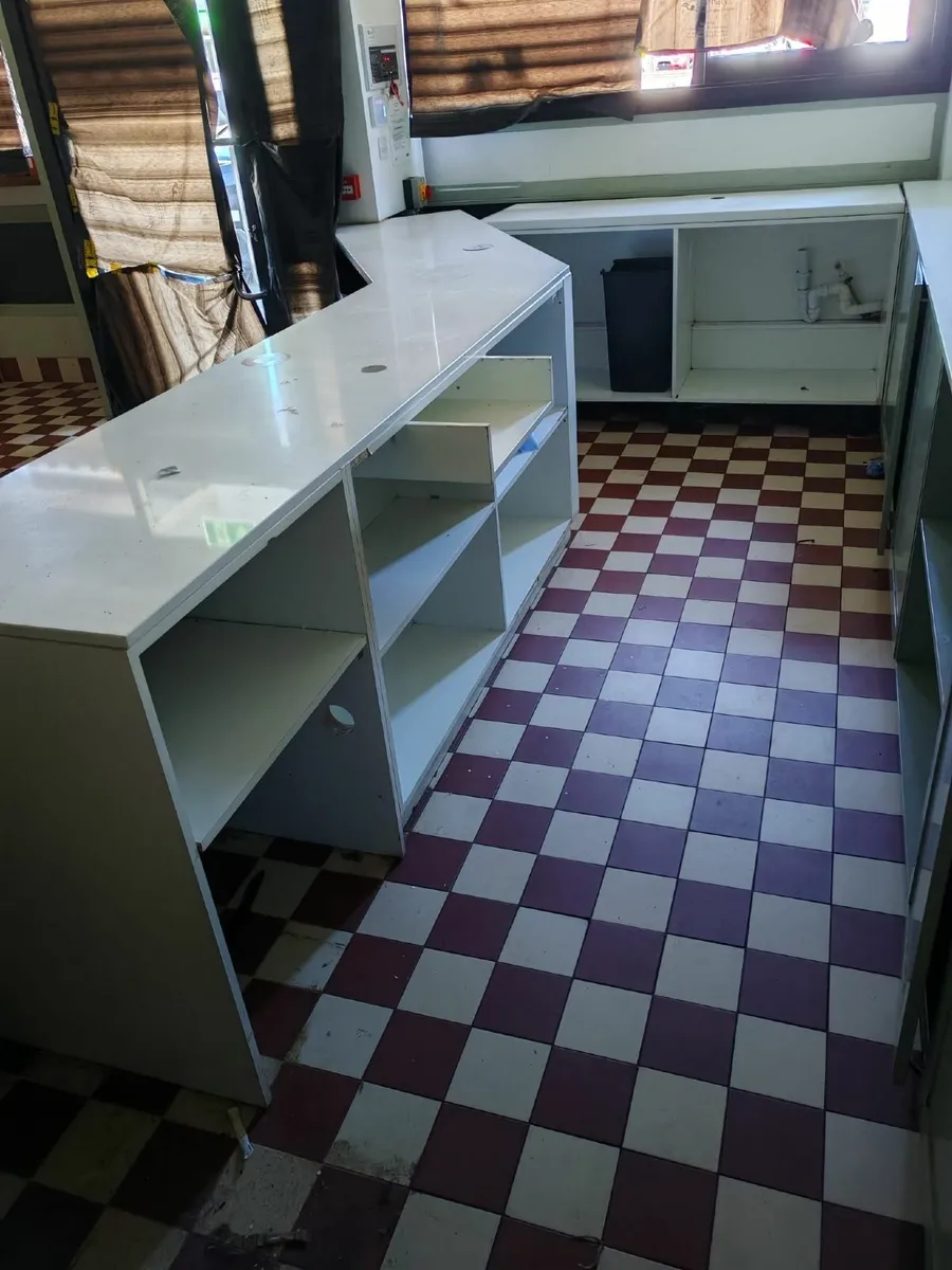 Oven, Counters, Safe for free - Image 4