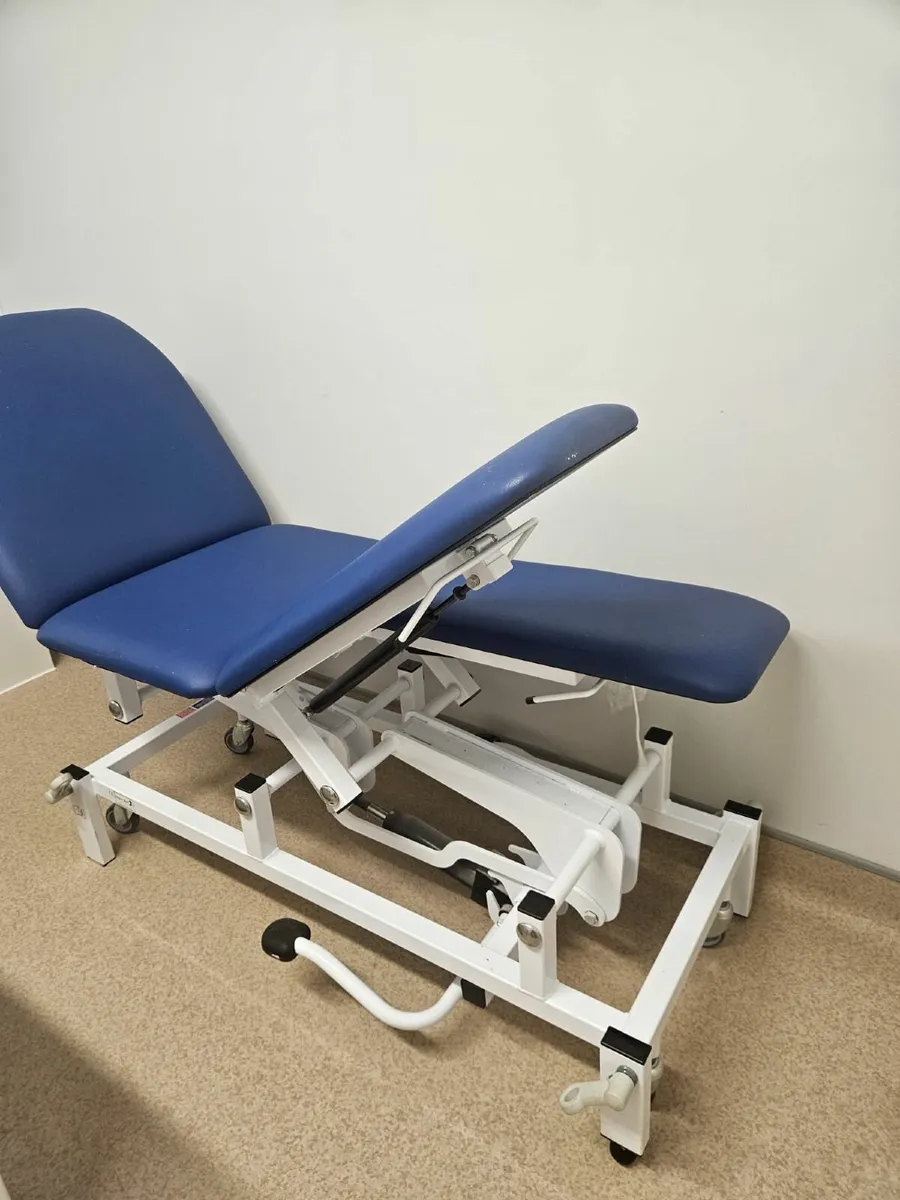 Treatment Couch Electrically Operated Split Leg - Image 2