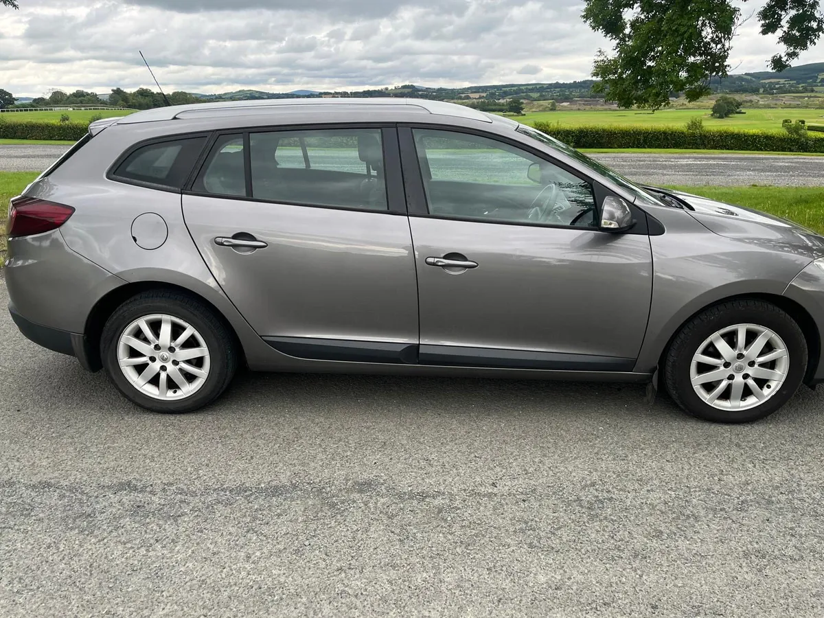 Renault Megane 2010 - Image 2