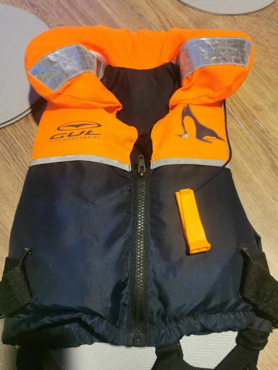 Kids life jacket - Image 1