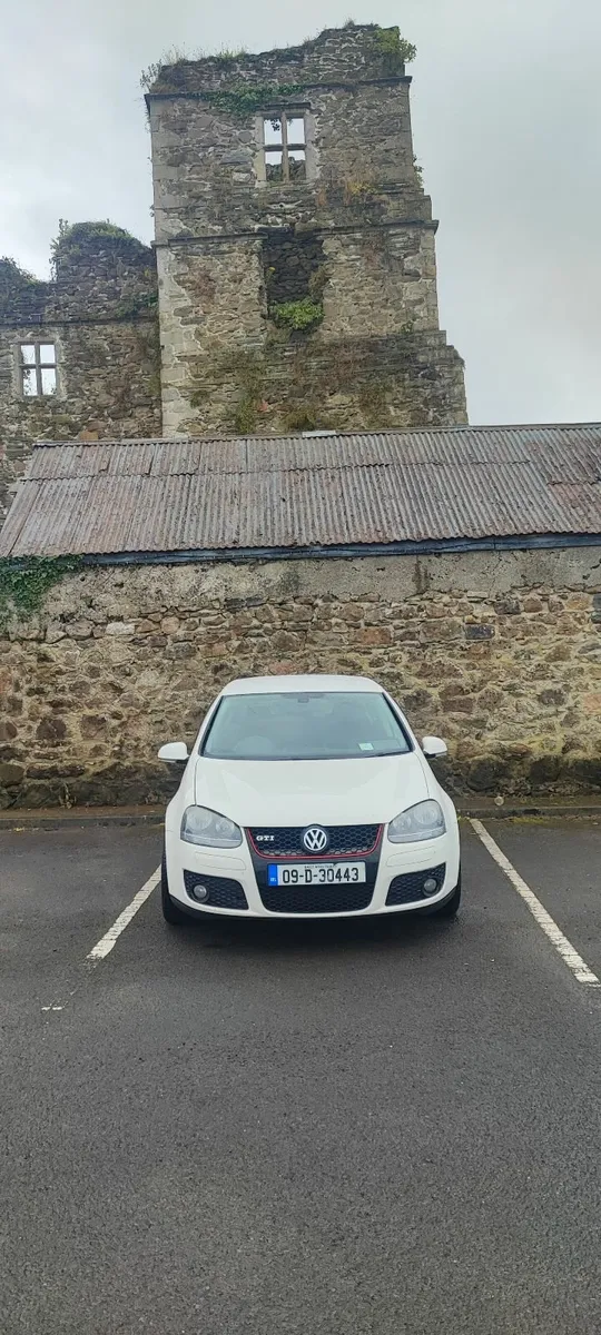 Volkswagen Golf 2009 - Image 1
