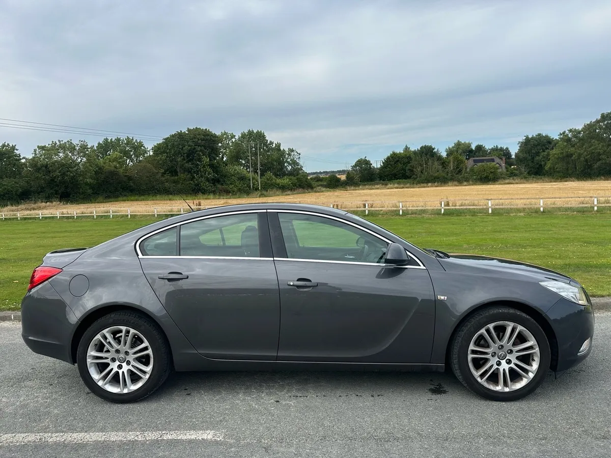 Opel Insignia 2011 NCT 10/25 - Image 3